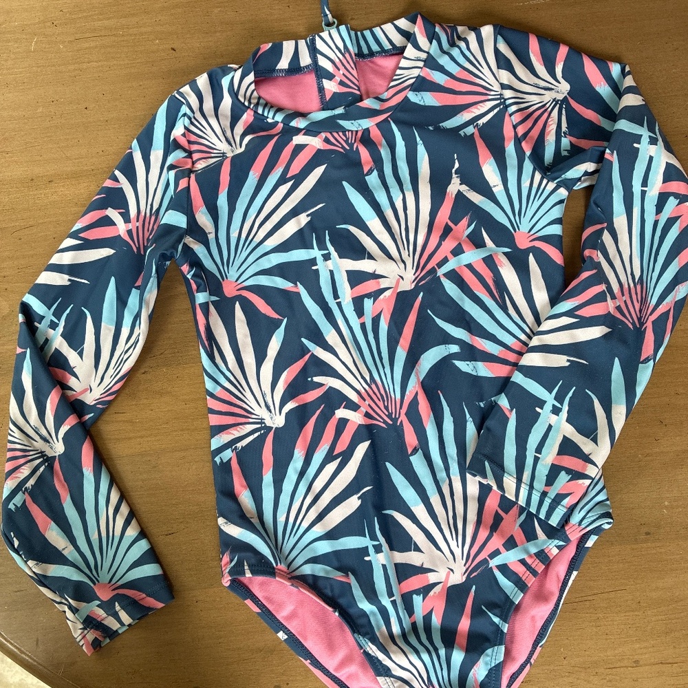 Girls Roxy rash guard styleswimsuit size 8 to 10